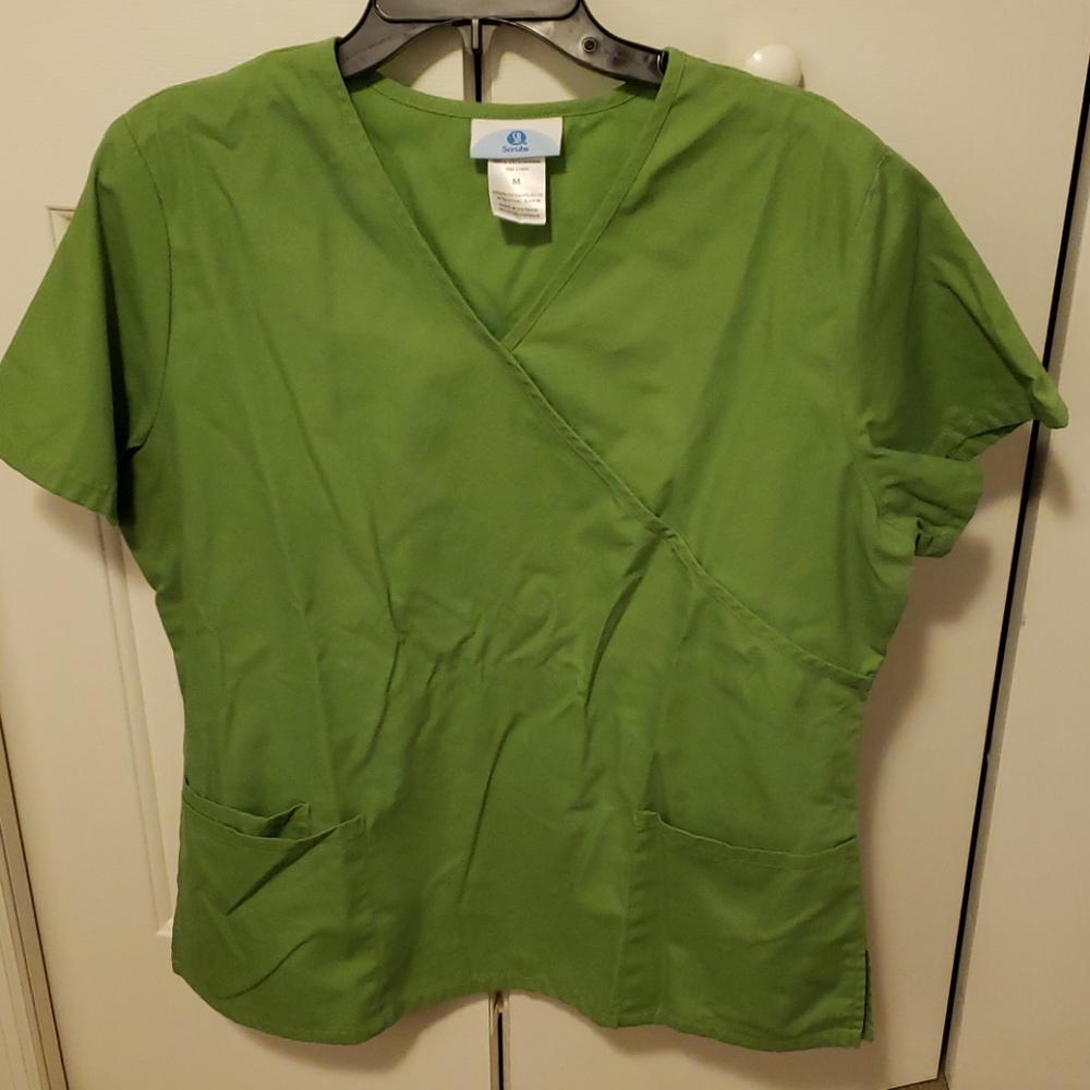 Scrub top